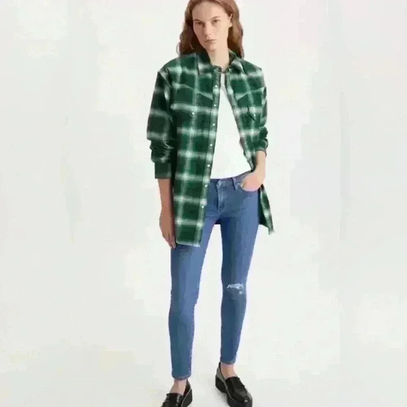 LEVIS Premium 711 Mid Rise Skinny Jean with Raw Hem in Light Wash - Picture 10 of 13